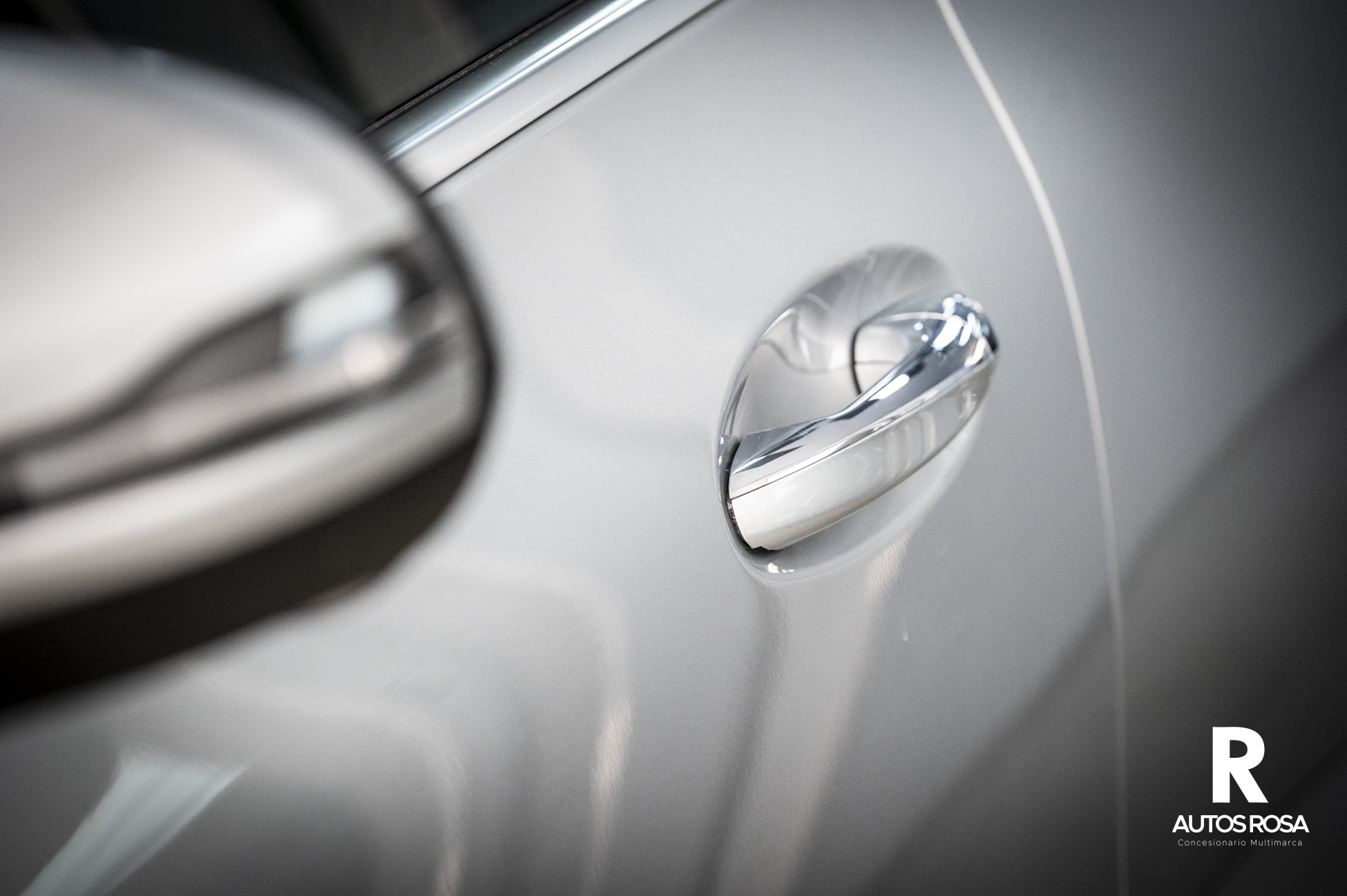 
								MERCEDES-BENZ GLA 180 Progesive completo									