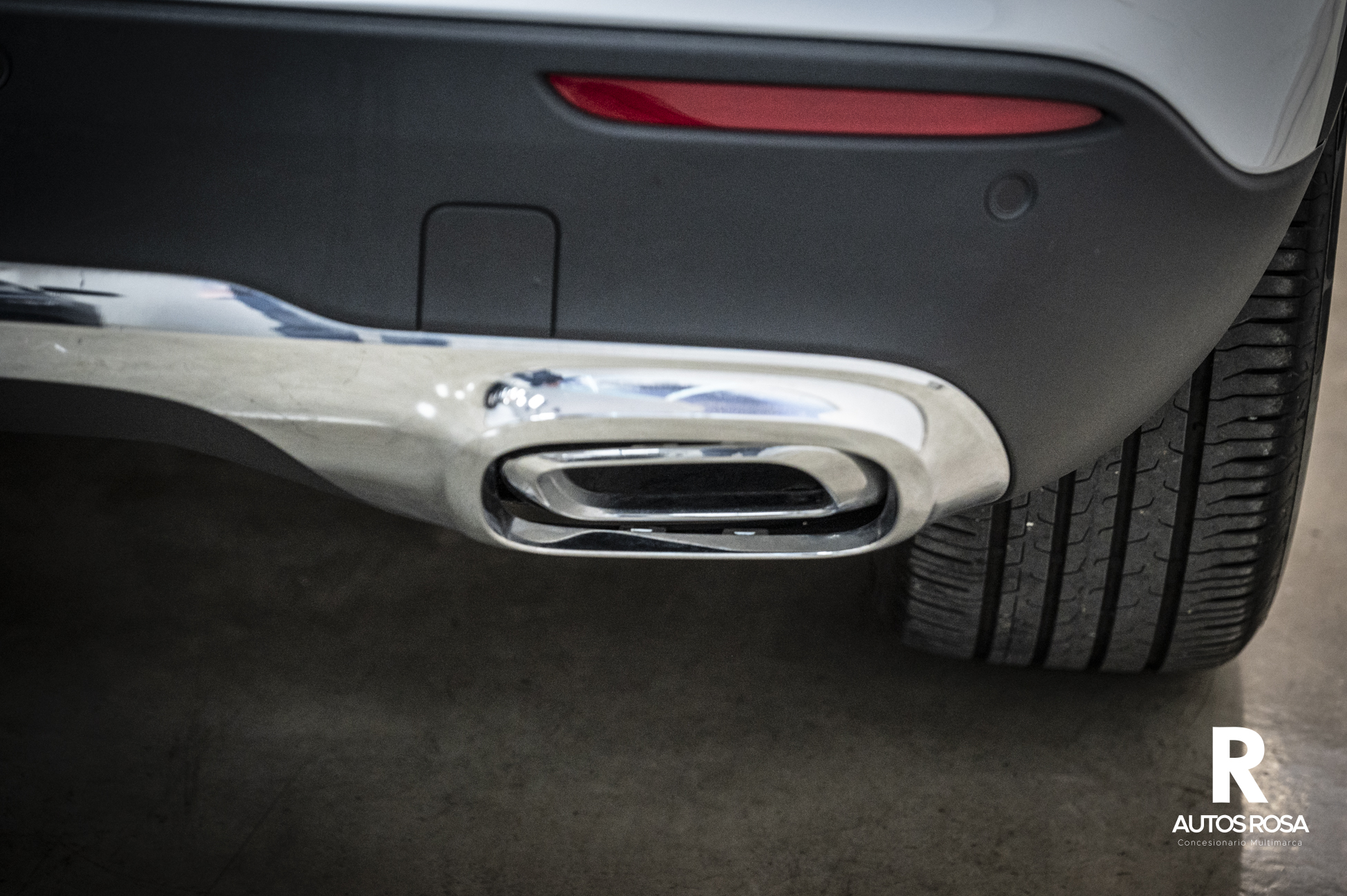 
								MERCEDES-BENZ GLA 180 Progesive completo									