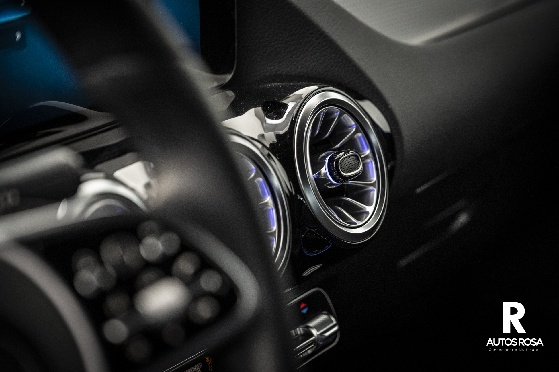 
								MERCEDES-BENZ GLA 180 Progesive completo									