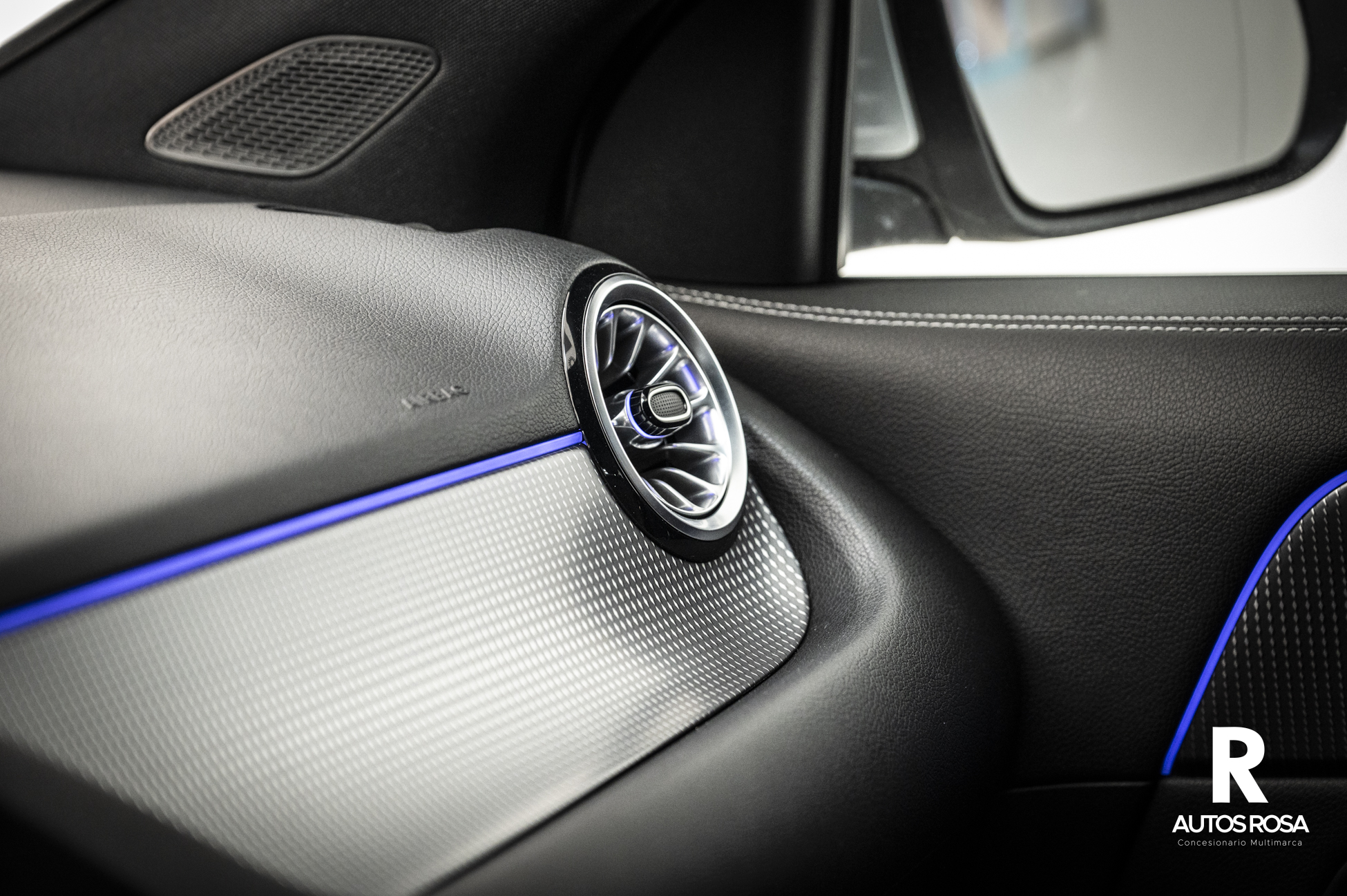 
								MERCEDES-BENZ GLA 180 Progesive completo									