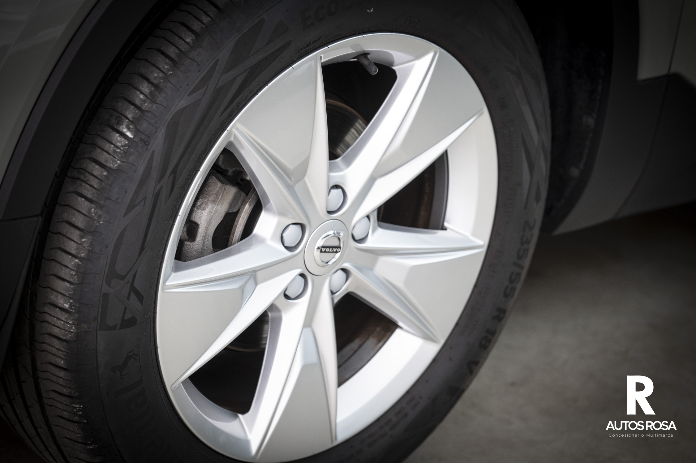 
								2024 – XC40 1.5 T2 CORE AUTO 129 5P completo									