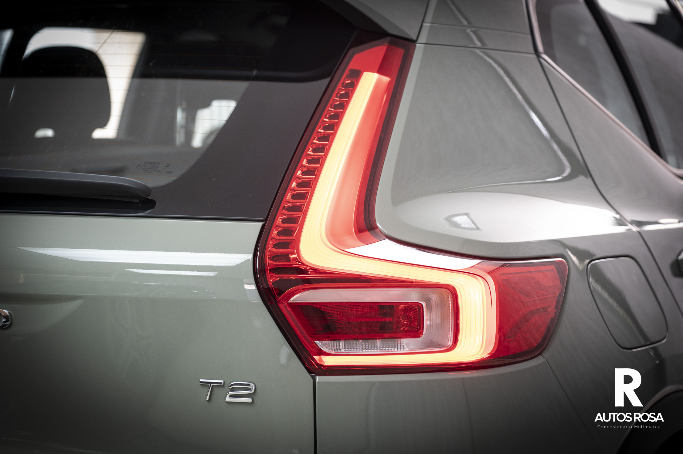 
								2024 – XC40 1.5 T2 CORE AUTO 129 5P completo									