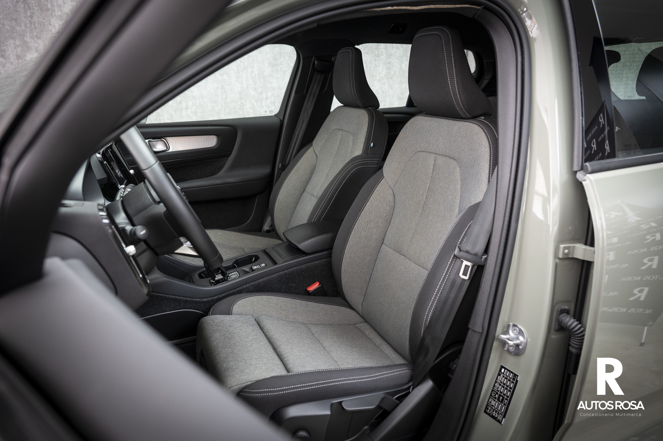 
								2024 – XC40 1.5 T2 CORE AUTO 129 5P completo									