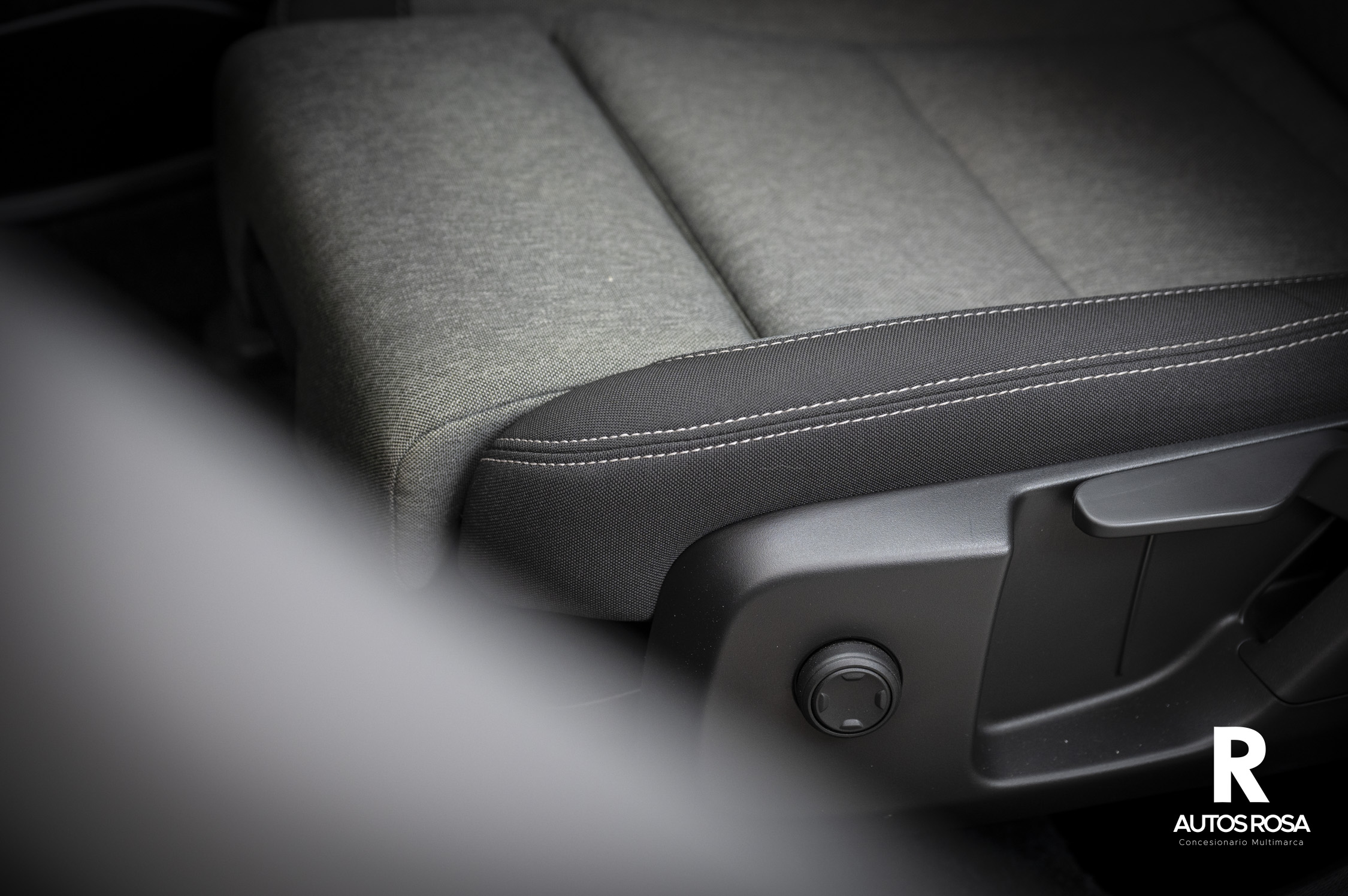 
								2024 – XC40 1.5 T2 CORE AUTO 129 5P completo									