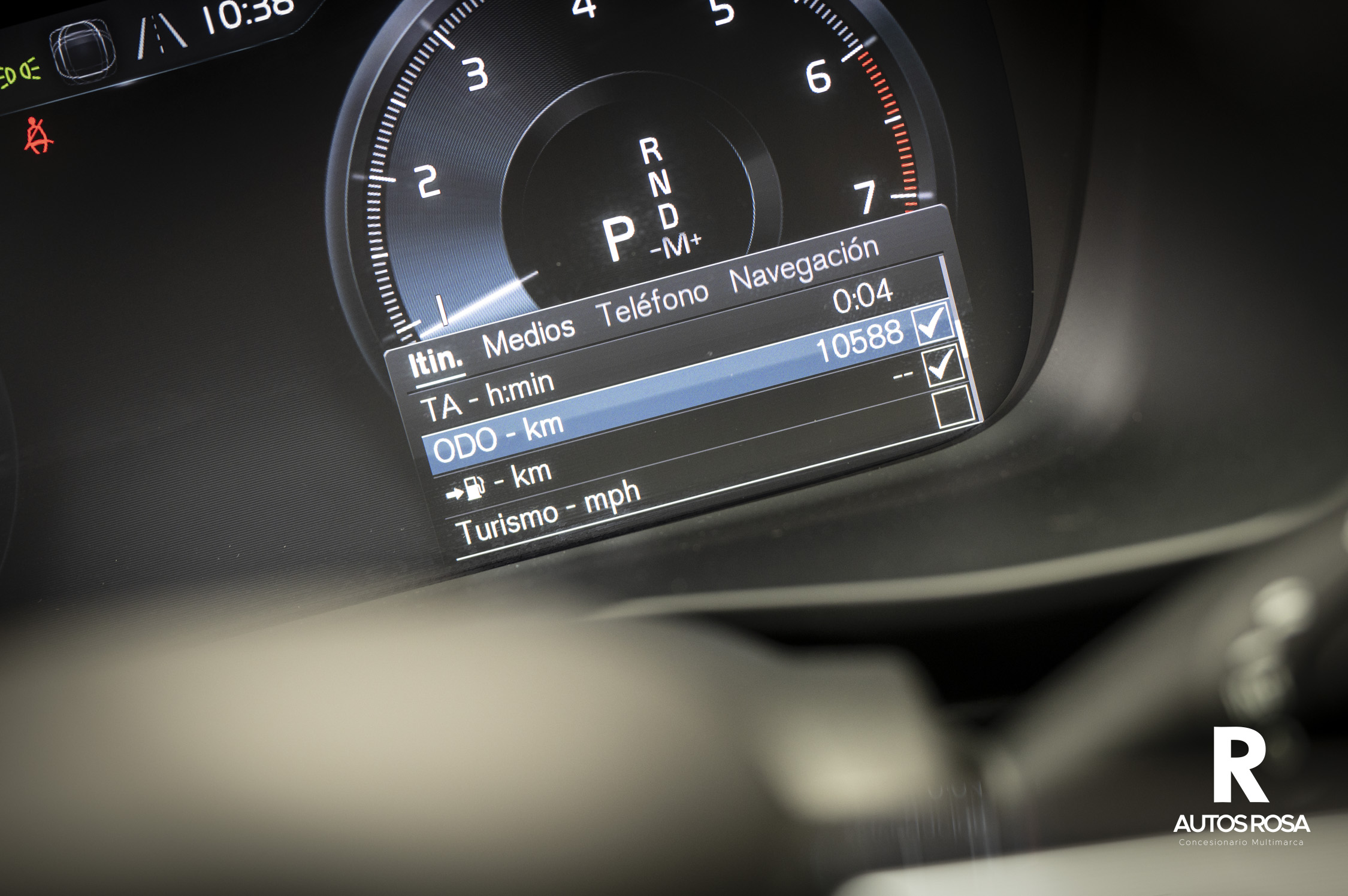 
								2024 – XC40 1.5 T2 CORE AUTO 129 5P completo									