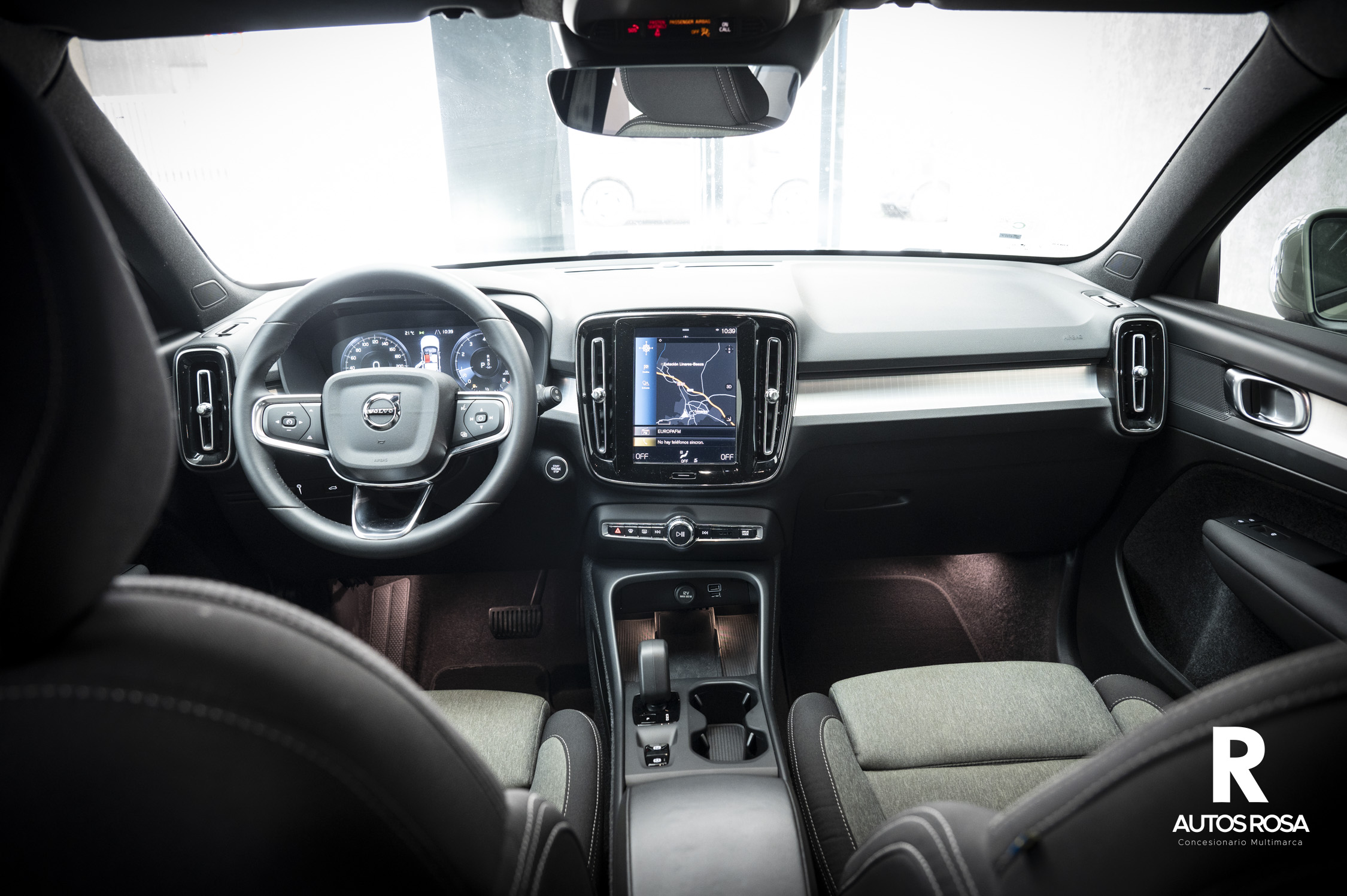 
								2024 – XC40 1.5 T2 CORE AUTO 129 5P completo									