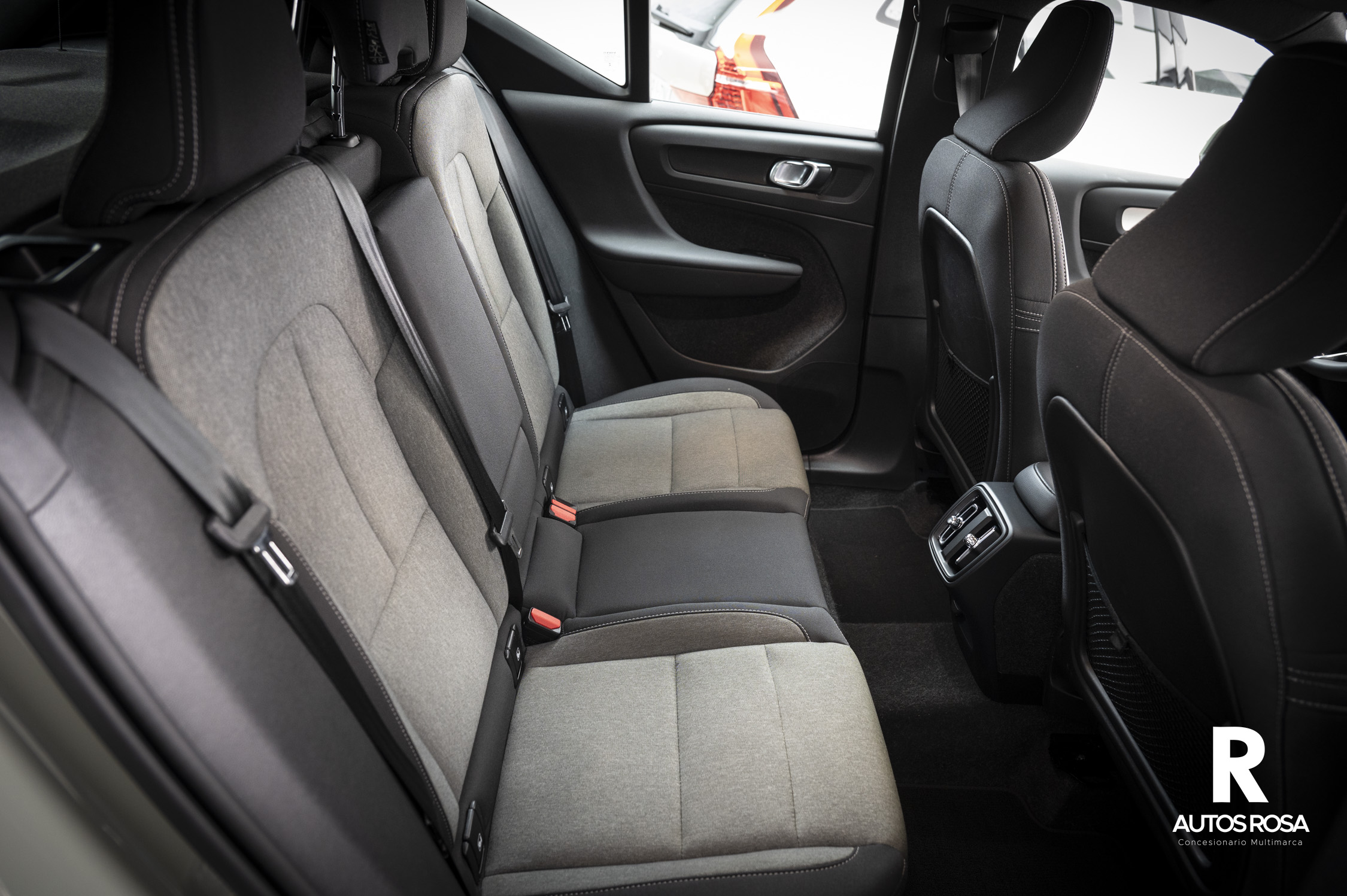 
								2024 – XC40 1.5 T2 CORE AUTO 129 5P completo									