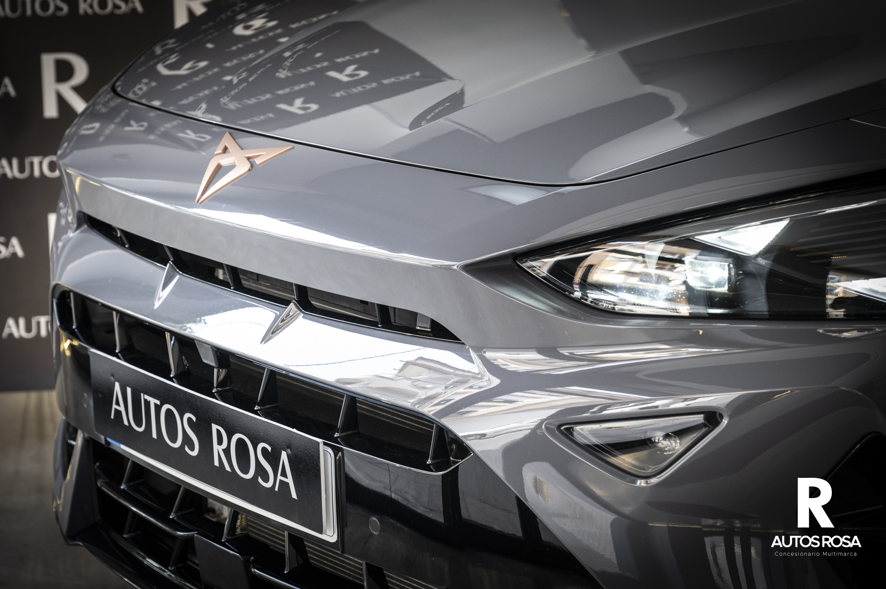 
								CUPRA FORMENTOR 1.5 eTSI 150 C.V DSG completo									