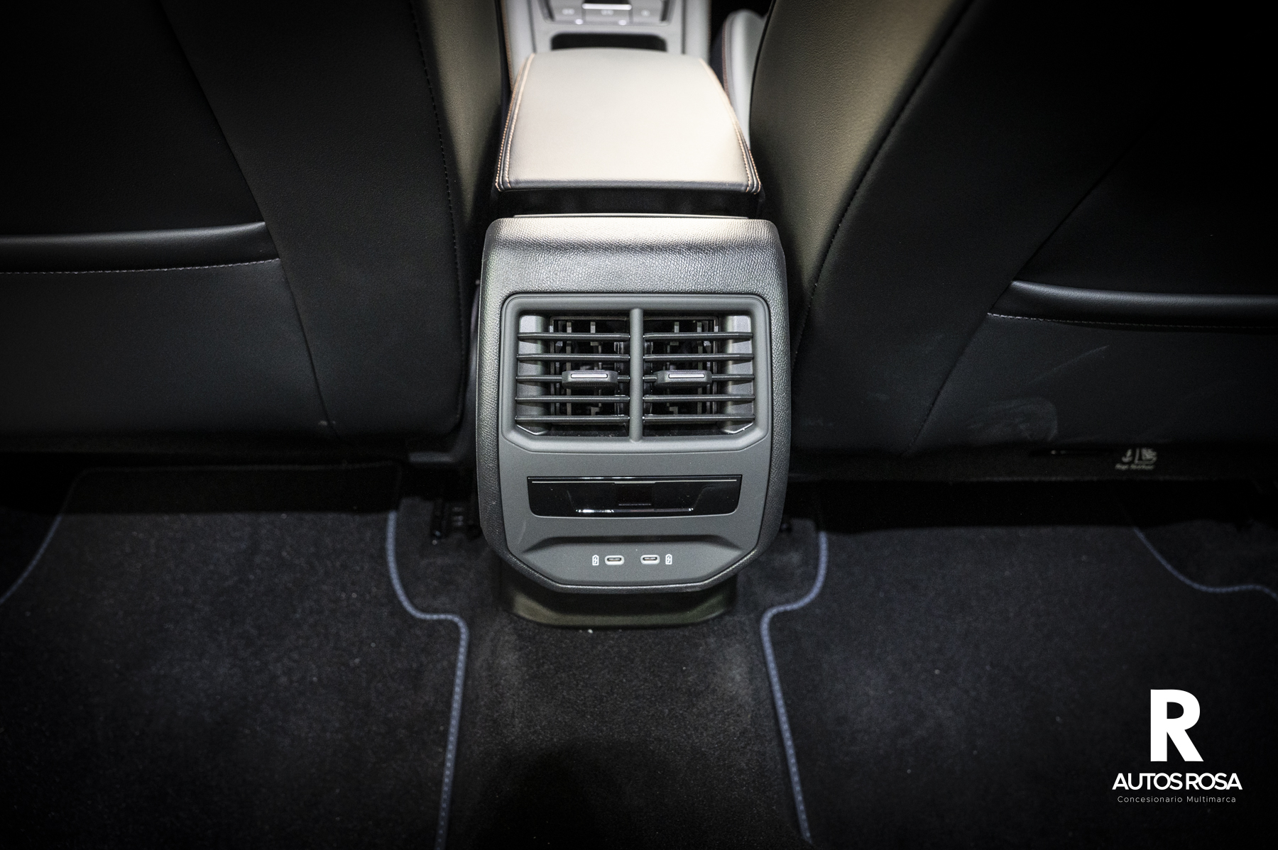 
								CUPRA FORMENTOR 1.5 eTSI 150 C.V DSG completo									