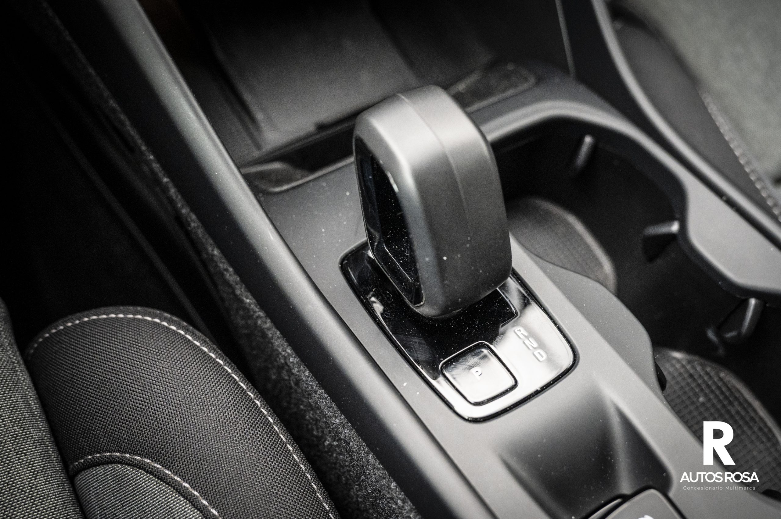 
								VOLVO XC40 1.5 T4 Recharge PHEV Core Auto completo									