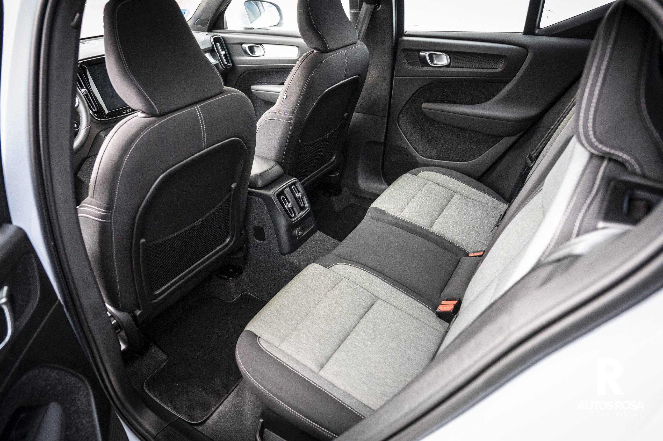 
								VOLVO XC40 1.5 T4 Recharge PHEV Core Auto completo									