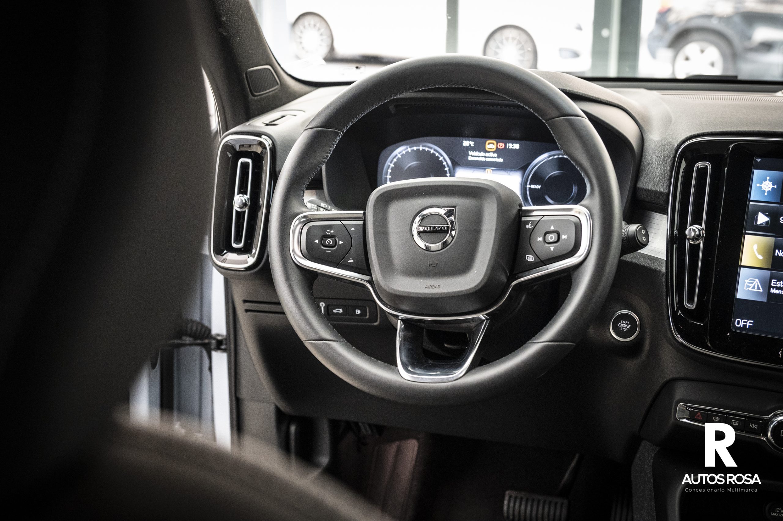 
								VOLVO XC40 1.5 T4 Recharge PHEV Core Auto completo									