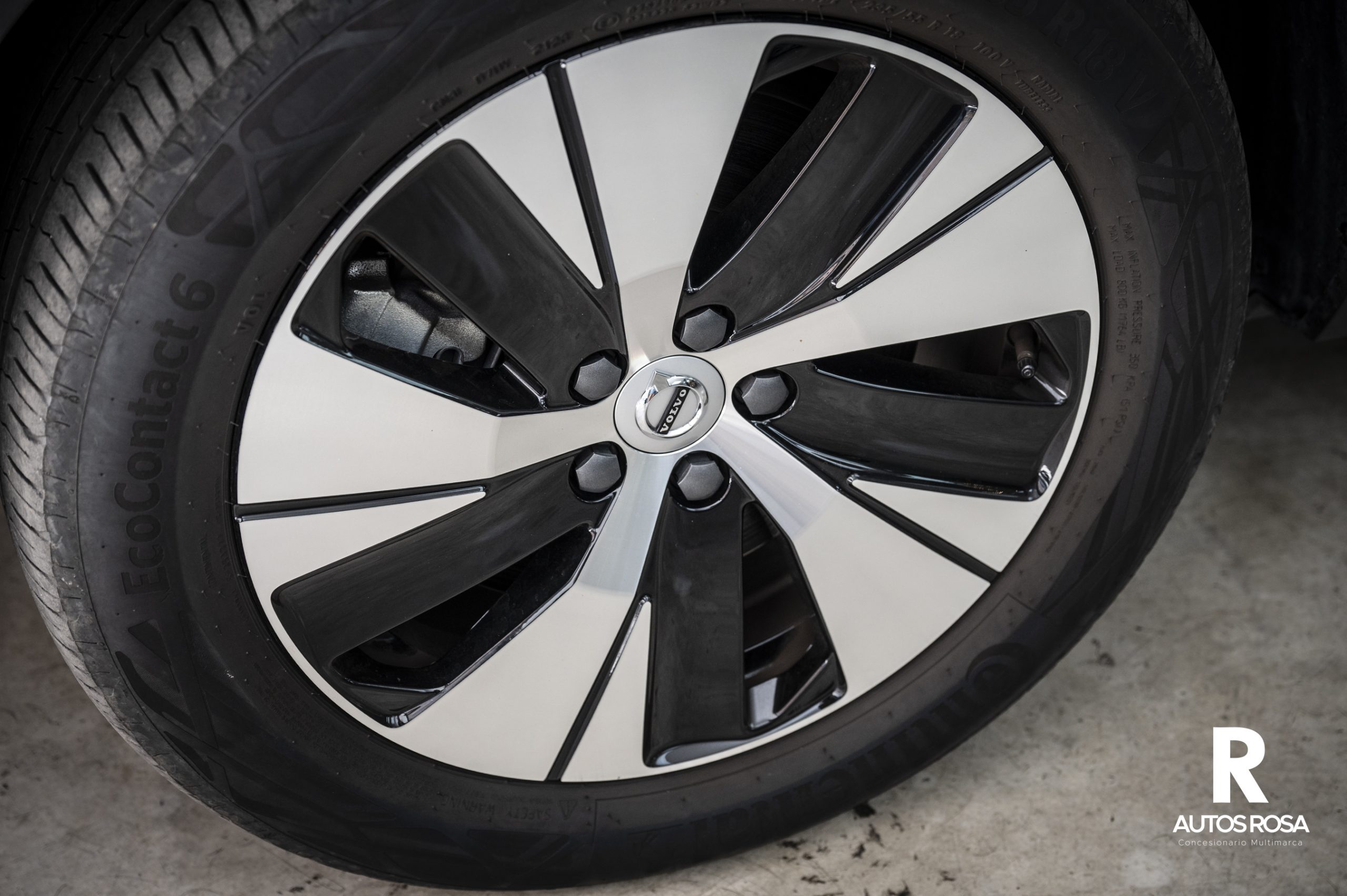 
								VOLVO XC40 1.5 T4 Recharge PHEV Core Auto completo									
