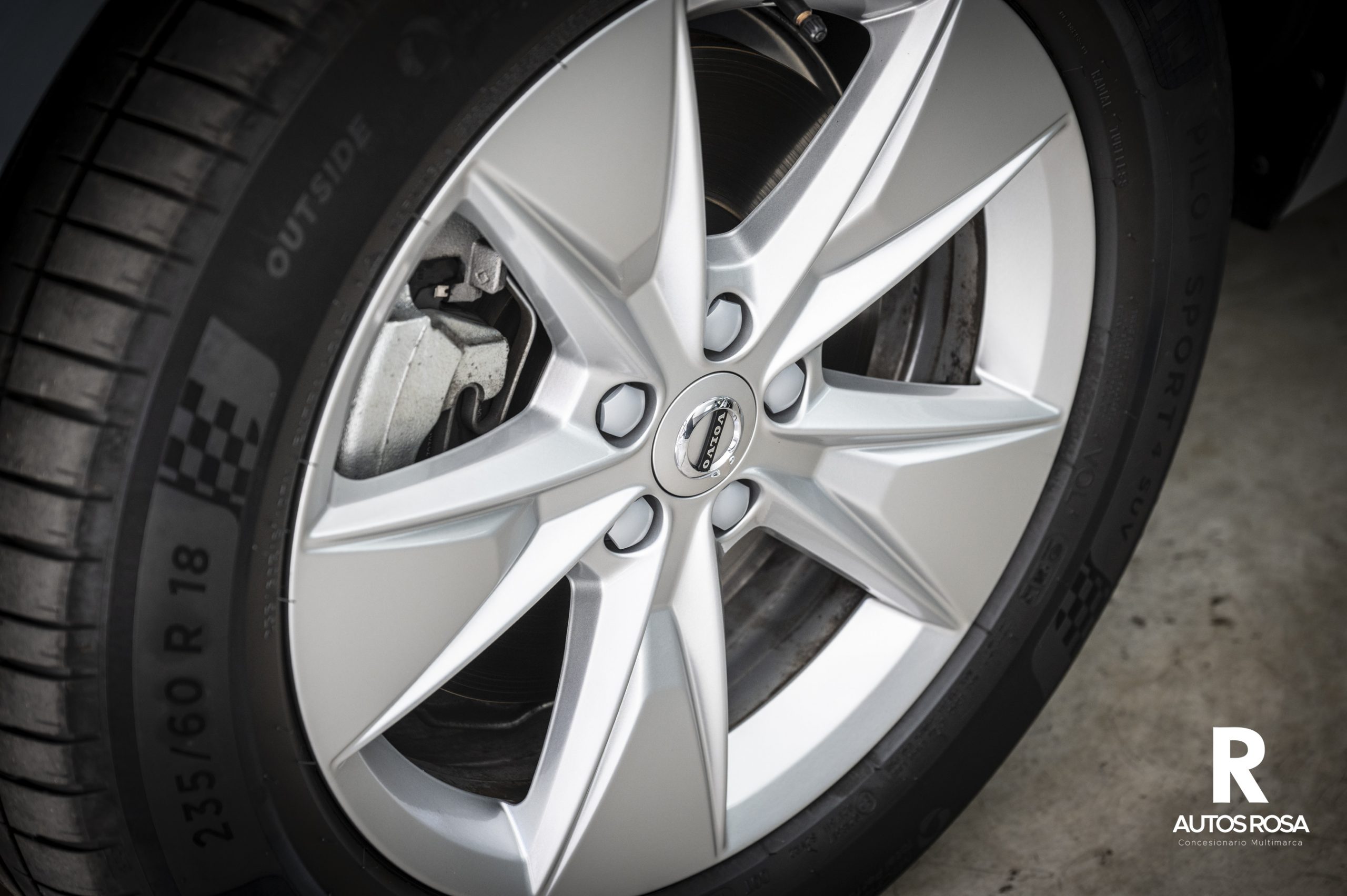 
								XC60 2.0 B4 D CORE AUTO 197 5P completo									