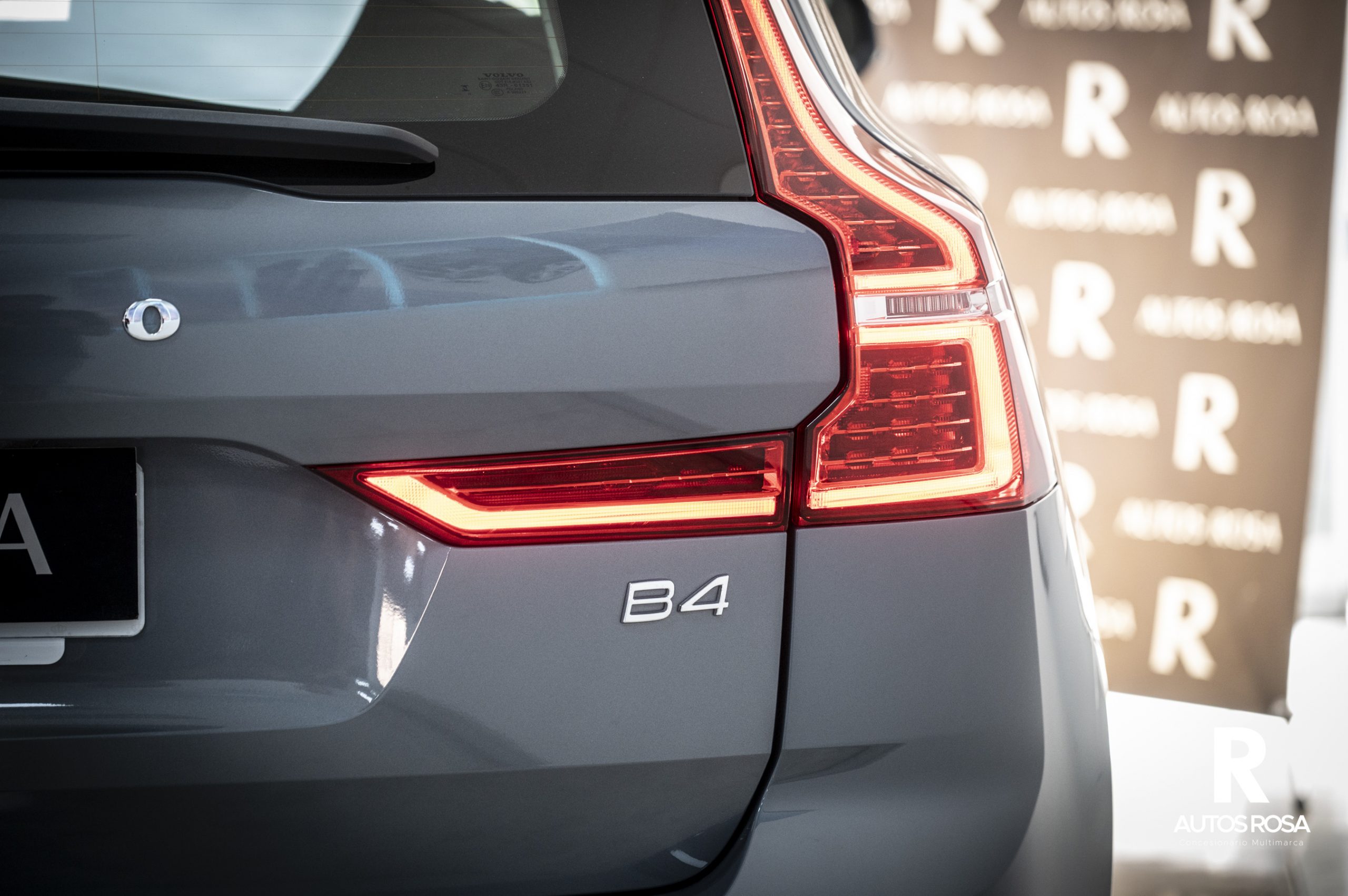 
								XC60 2.0 B4 D CORE AUTO 197 5P completo									