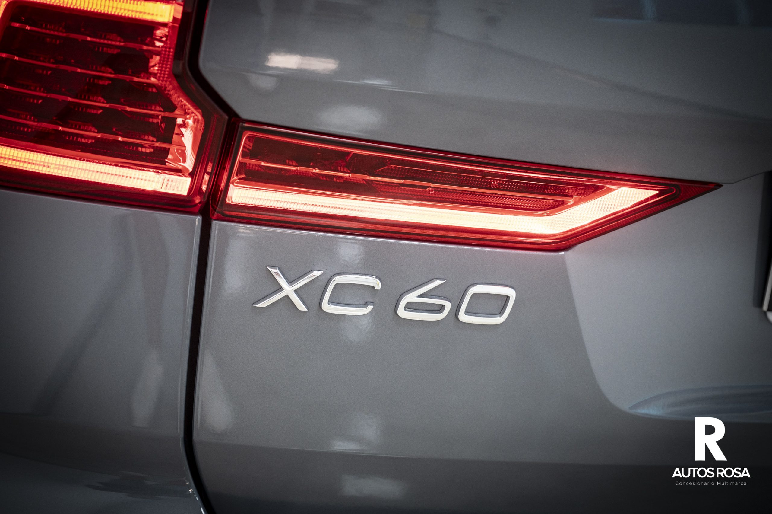 
								XC60 2.0 B4 D CORE AUTO 197 5P completo									