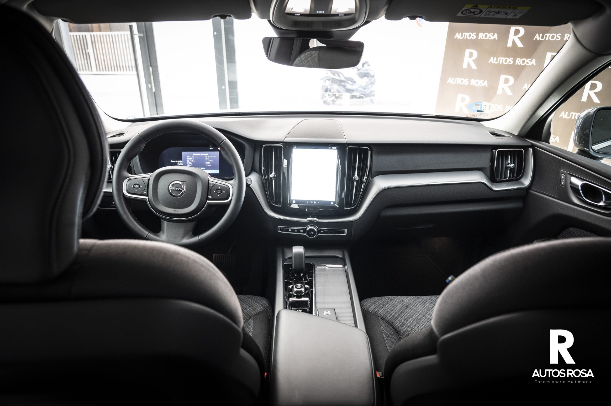 
								XC60 2.0 B4 D CORE AUTO 197 5P completo									