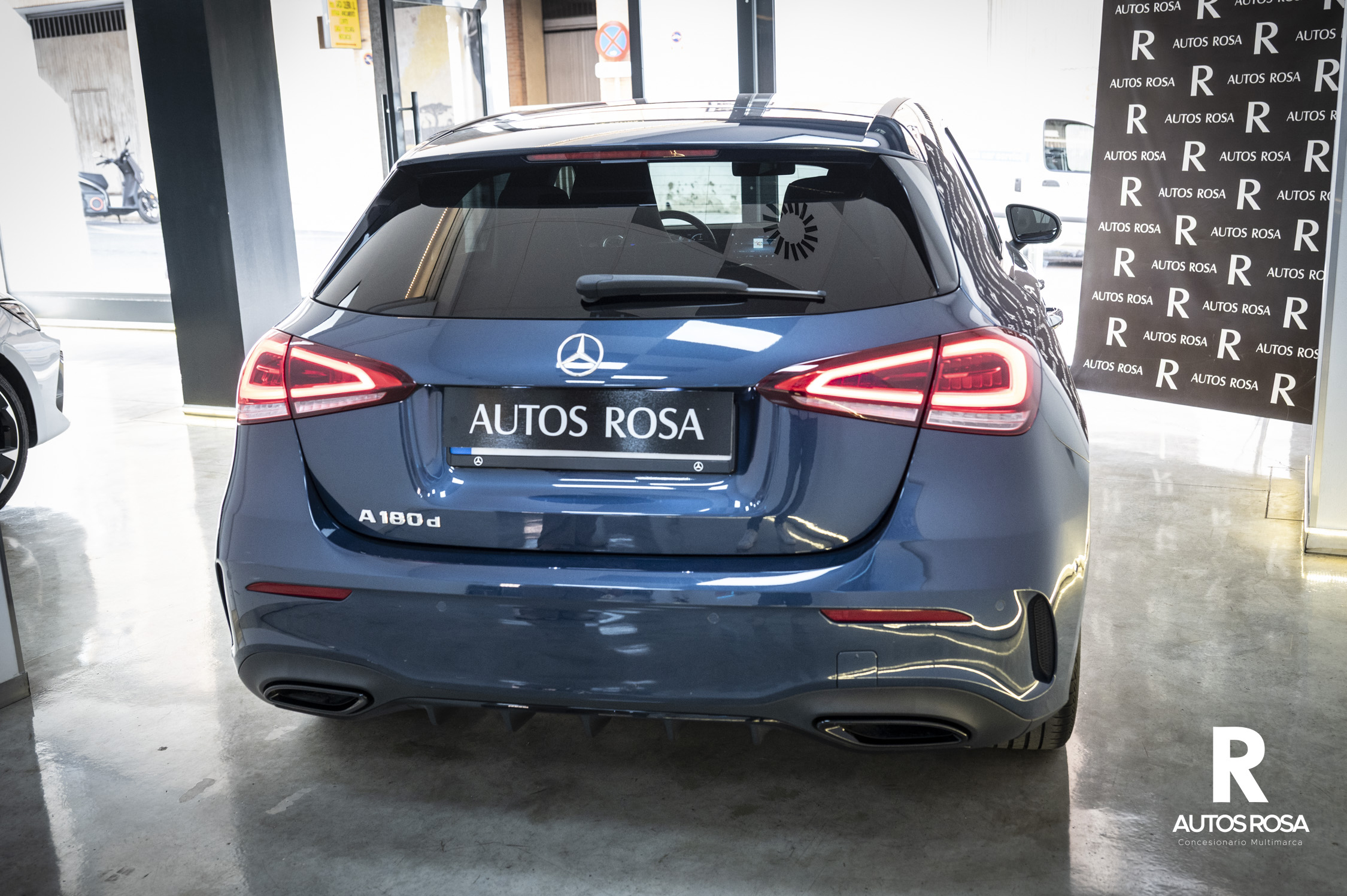 
								Mercedes-Benz Clase A 180d Edition completo									