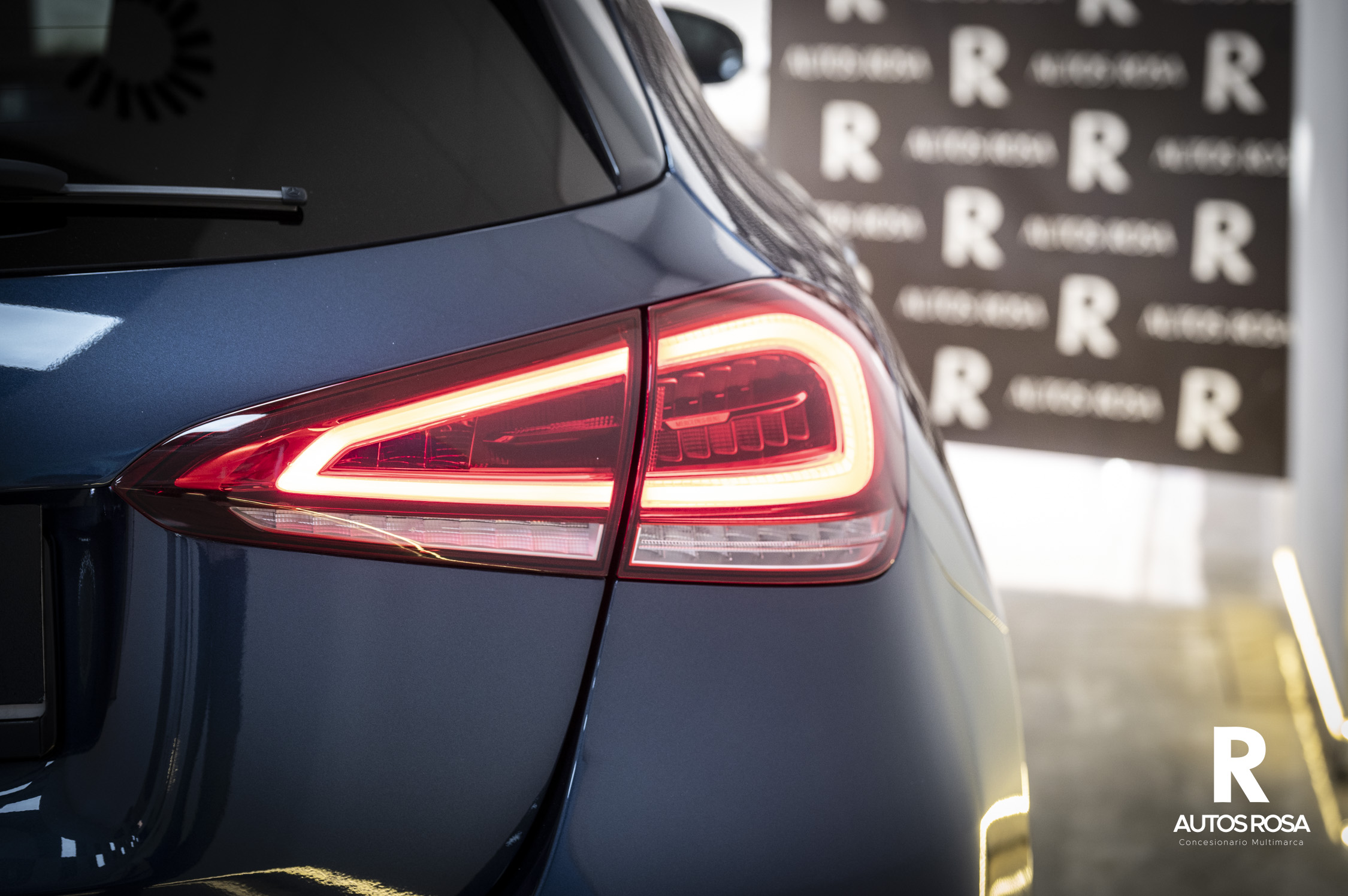 
								Mercedes-Benz Clase A 180d Edition completo									