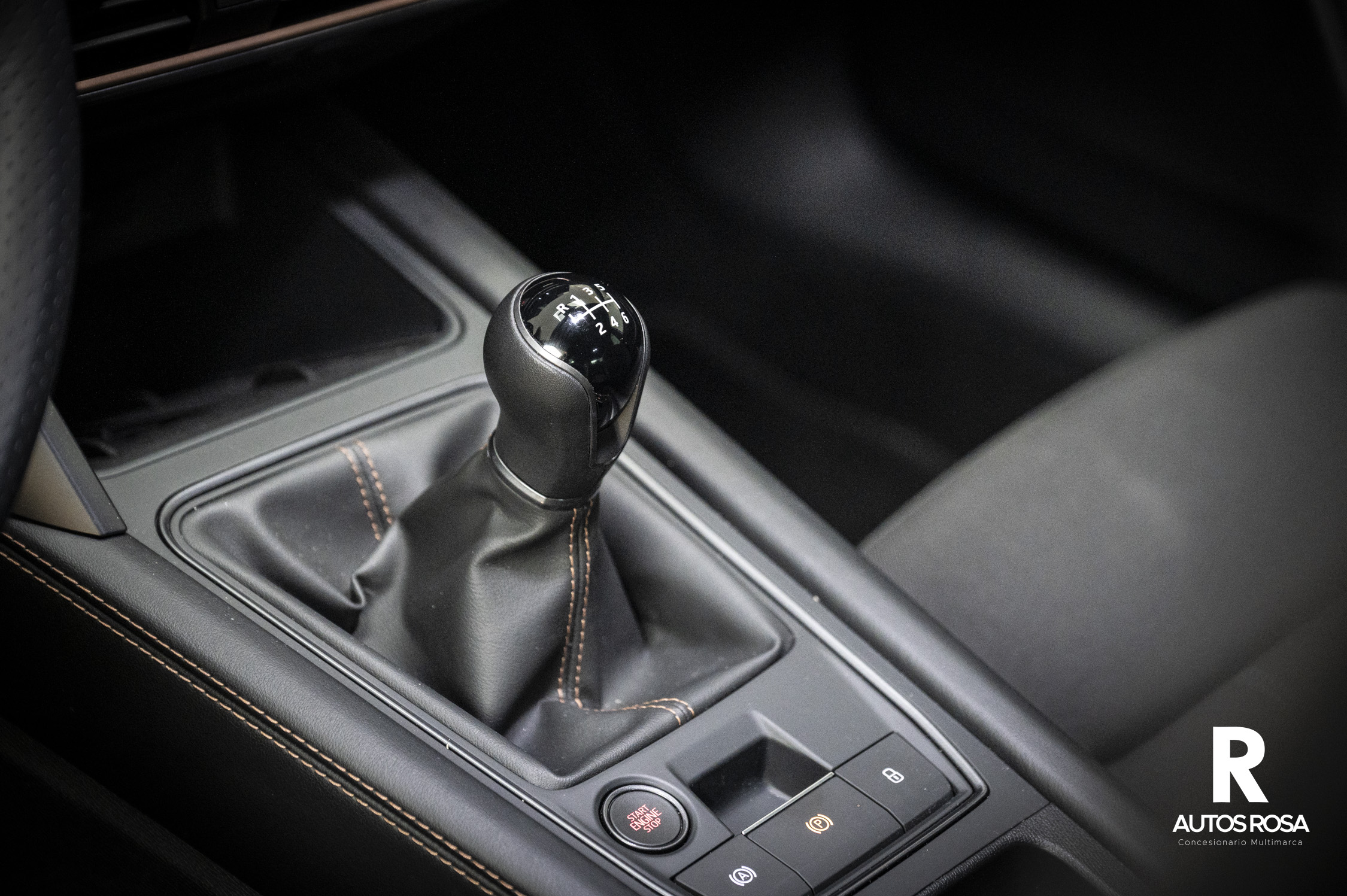 
								CUPRA León 1.5 TSI completo									