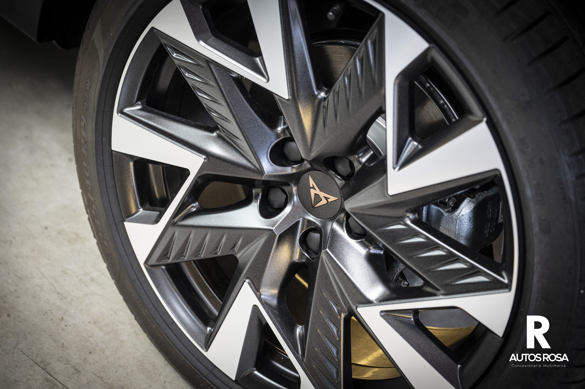 
								CUPRA Formentor 1.5 eTSI 150 CV DSG completo									