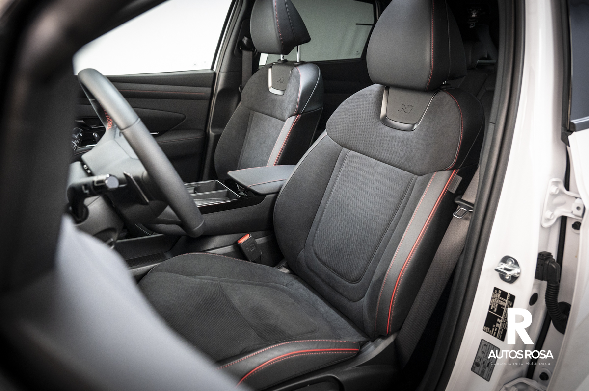 
								Hyundai Tucson FL 1.6 T 160 C.V 48 V DT NLINE SKY completo									