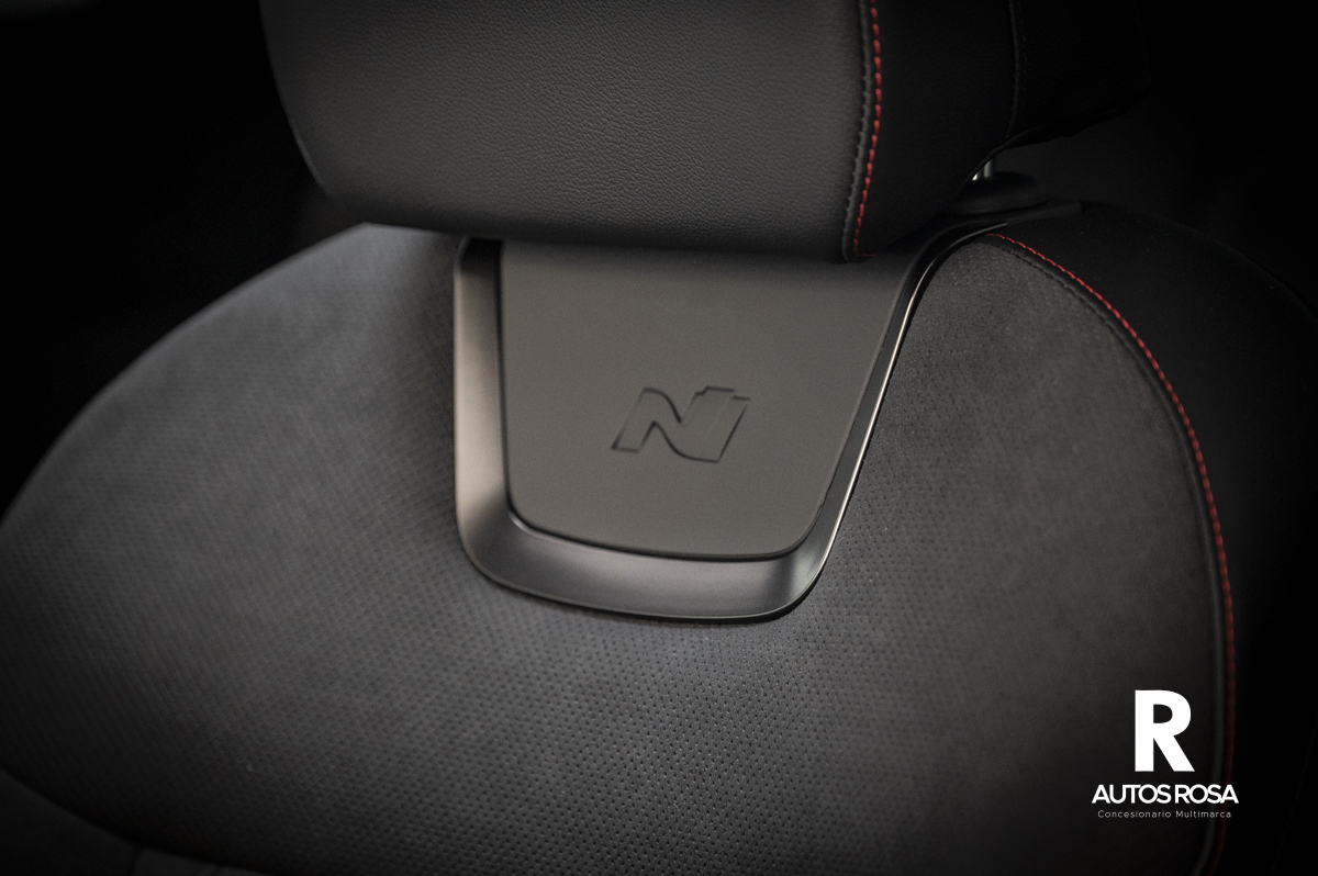 
								Hyundai Tucson FL 1.6 T 160 C.V 48 V DT NLINE SKY completo									