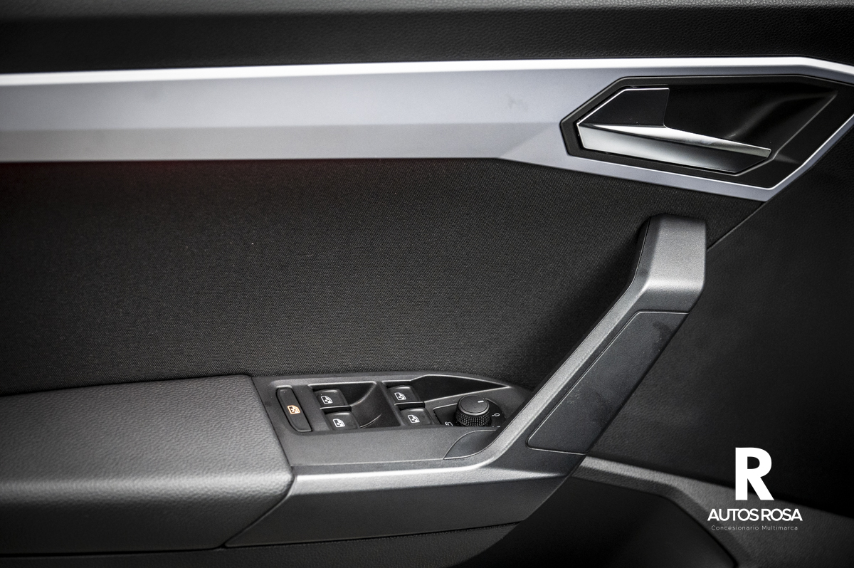 
								SEAT Arona 1.0 TSI 85kW 115CV FR Special Edition completo									