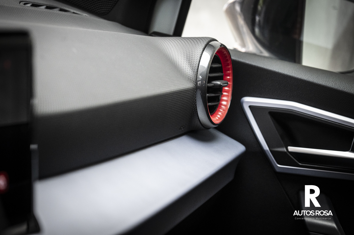 
								SEAT Arona 1.0 TSI 85kW 115CV FR Special Edition completo									