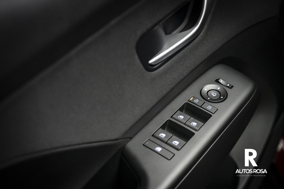 
								Hyundai Kona 1.6 T-GDi 150 CV DT XLS Ultimate Red completo									