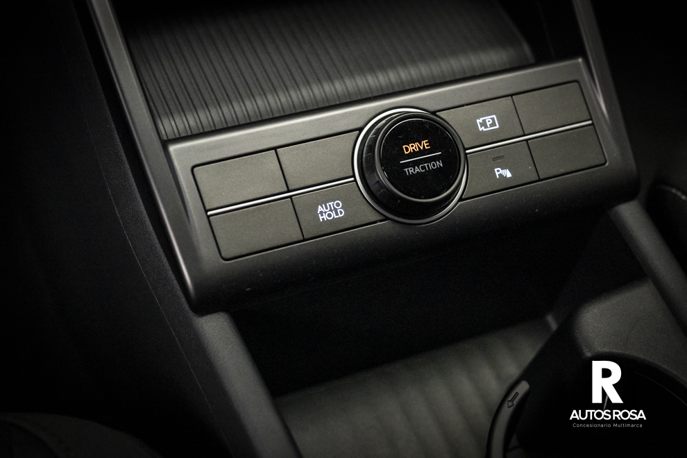 
								Hyundai Kona 1.6 T-GDi 150 CV DT XLS Ultimate Red completo									