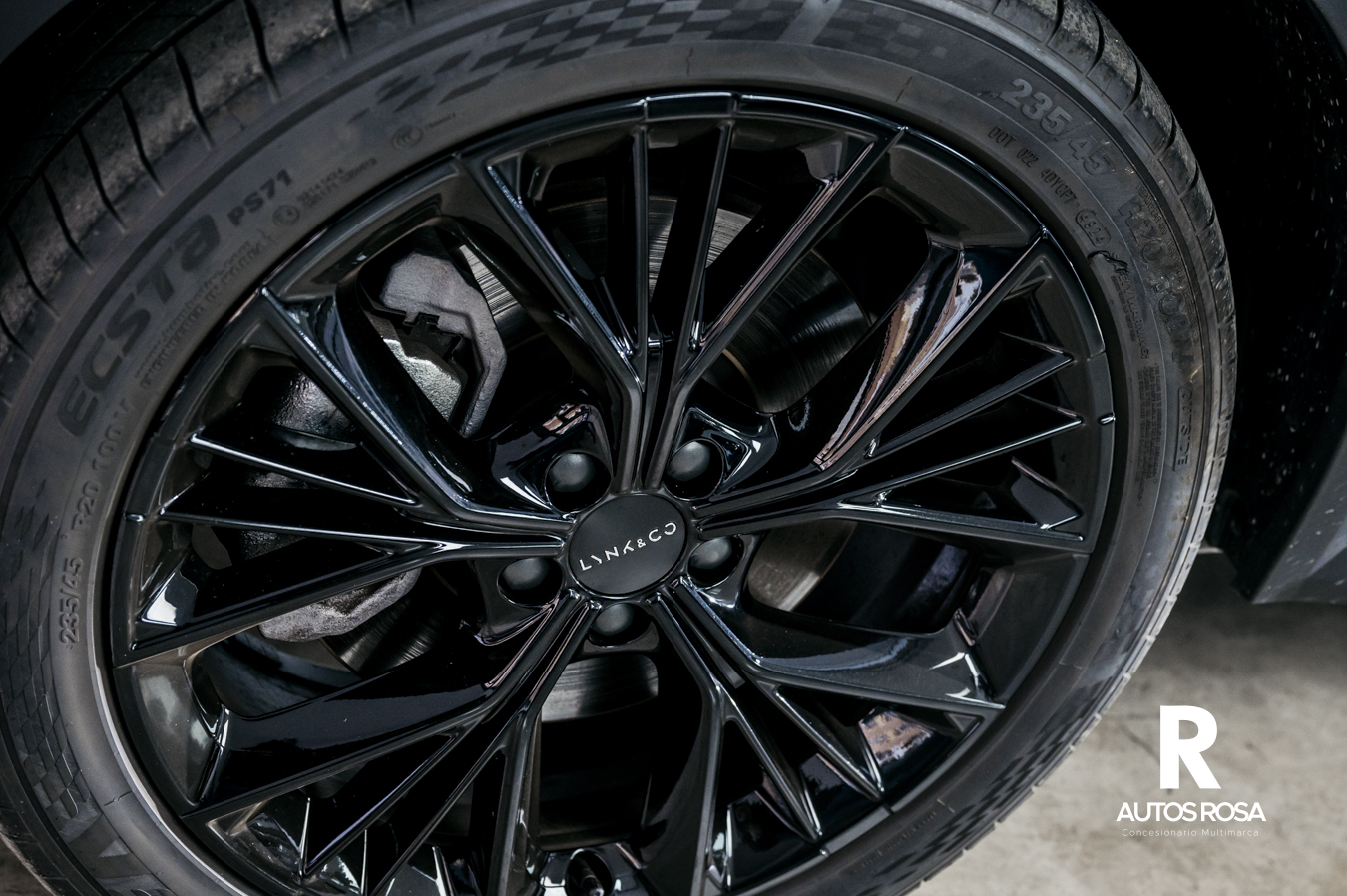 
								Lynk & Co 01 1.5 PHEV More 276 CV SPARKLING BLACK completo									