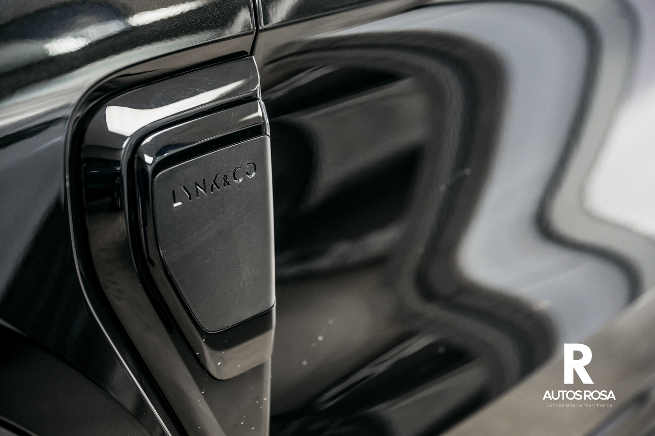 
								Lynk & Co 01 1.5 PHEV More 276 CV SPARKLING BLACK completo									