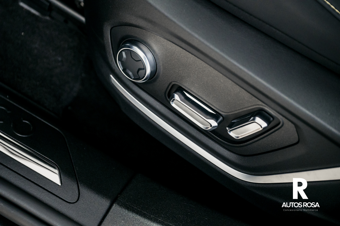 
								Lynk & Co 01 1.5 PHEV More 276 CV SPARKLING BLACK completo									