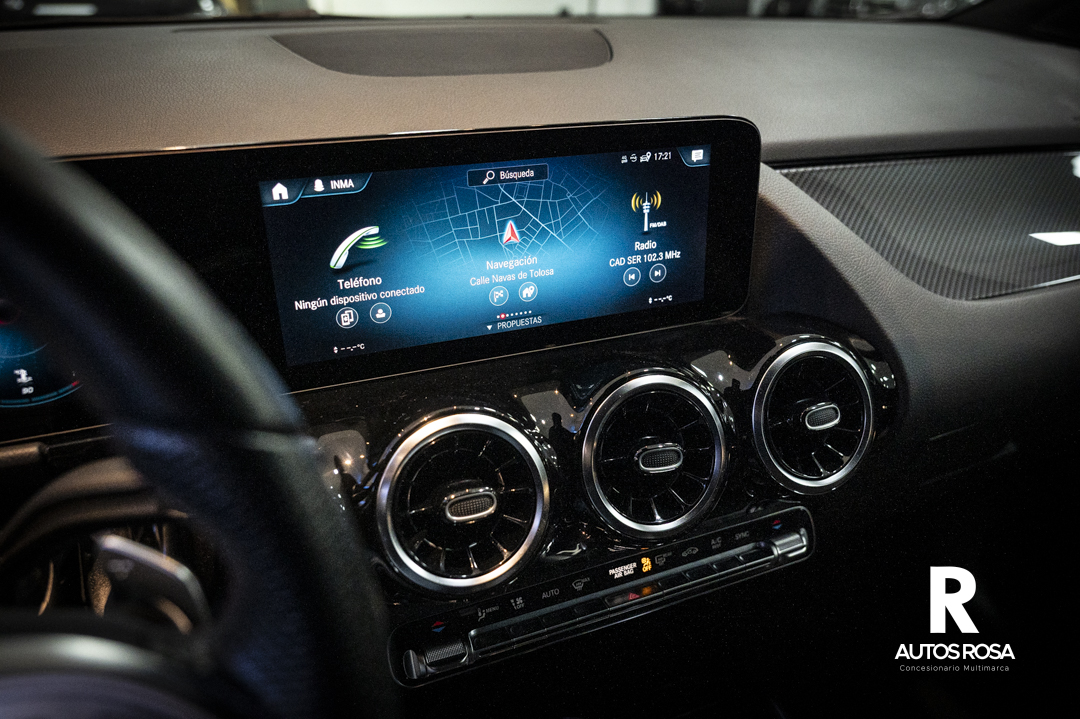 
								Mercedes-Benz GLA 200 D 150 CV AMG Line completo									