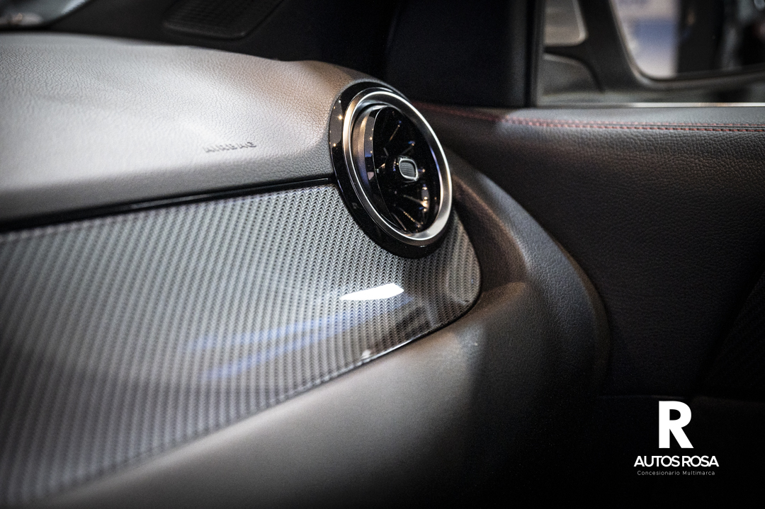 
								Mercedes-Benz GLA 200 D 150 CV AMG Line completo									