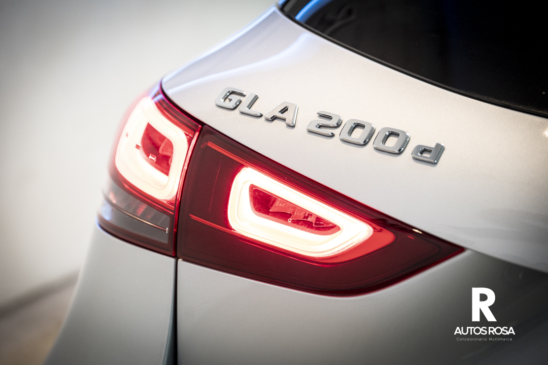 
								Mercedes-Benz GLA 200 D 150 CV AMG Line completo									