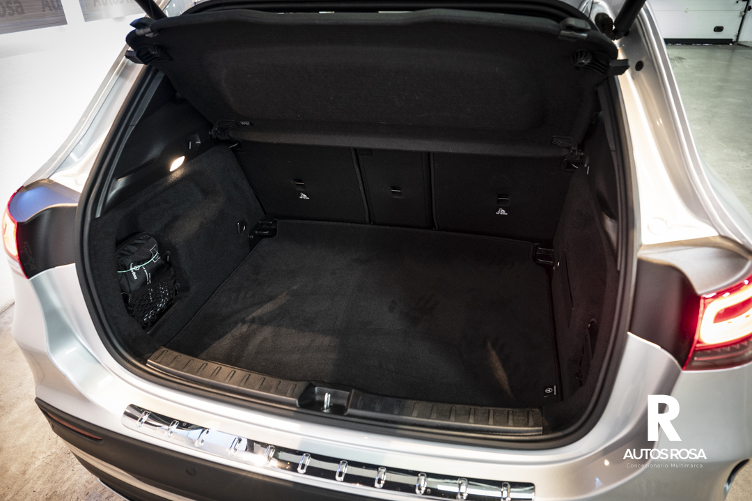 
								Mercedes-Benz GLA 200 D 150 CV AMG Line completo									