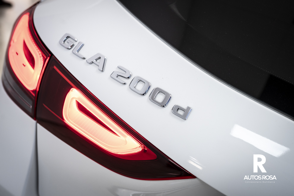 
								Mercedes-Benz GLA 200 d completo									