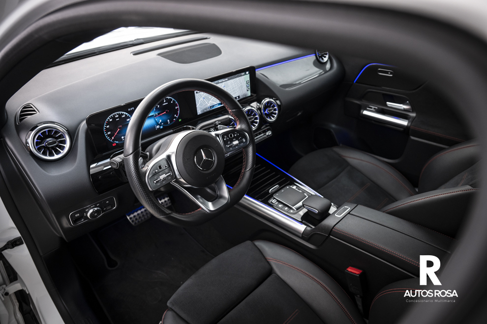 
								Mercedes-Benz GLA 200 d completo									