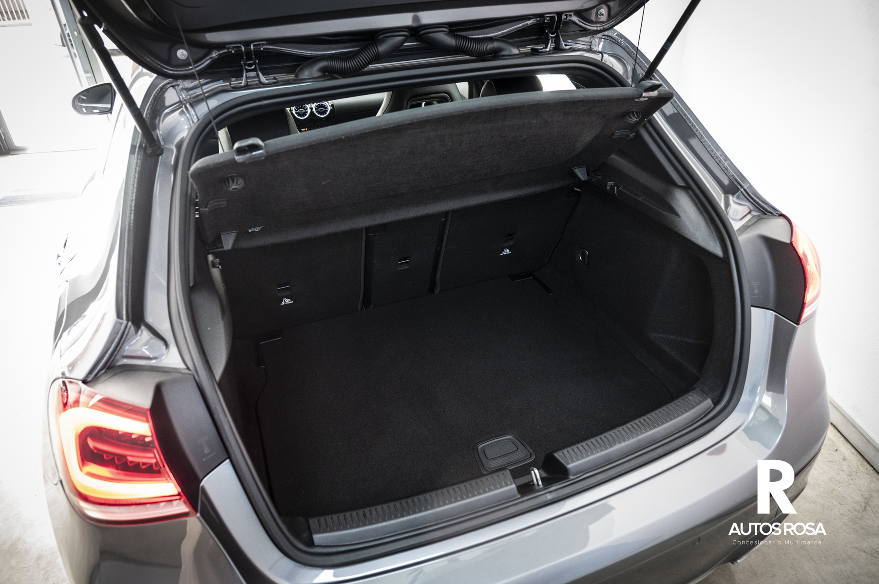 
								MERCEDES-BENZ Clase A A 180 d completo									