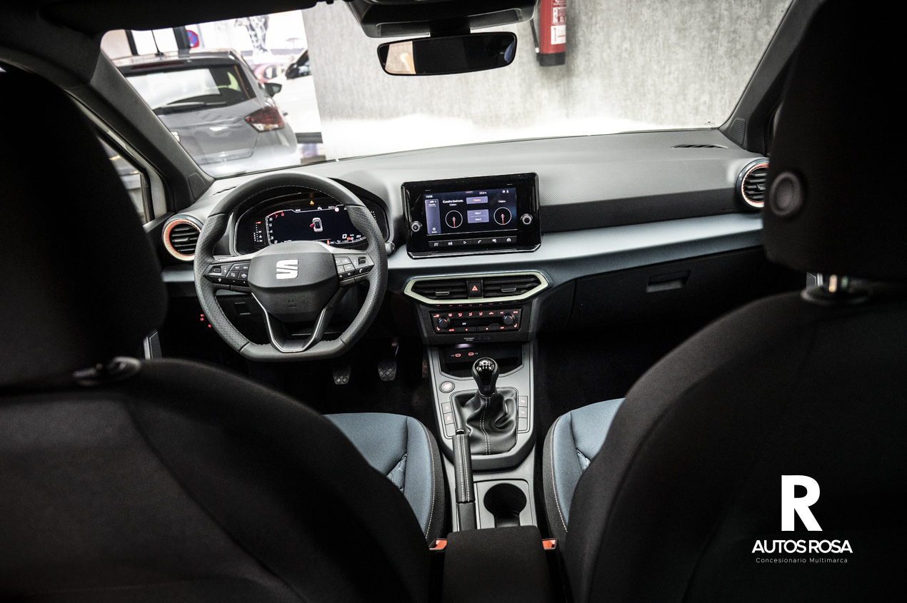 
								SEAT ARONA 1.0 TSI 115 CV · STYLE + COMFORT completo									